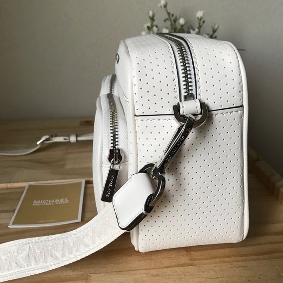 🌼Michael Kors Purse - Picture 4 of 13